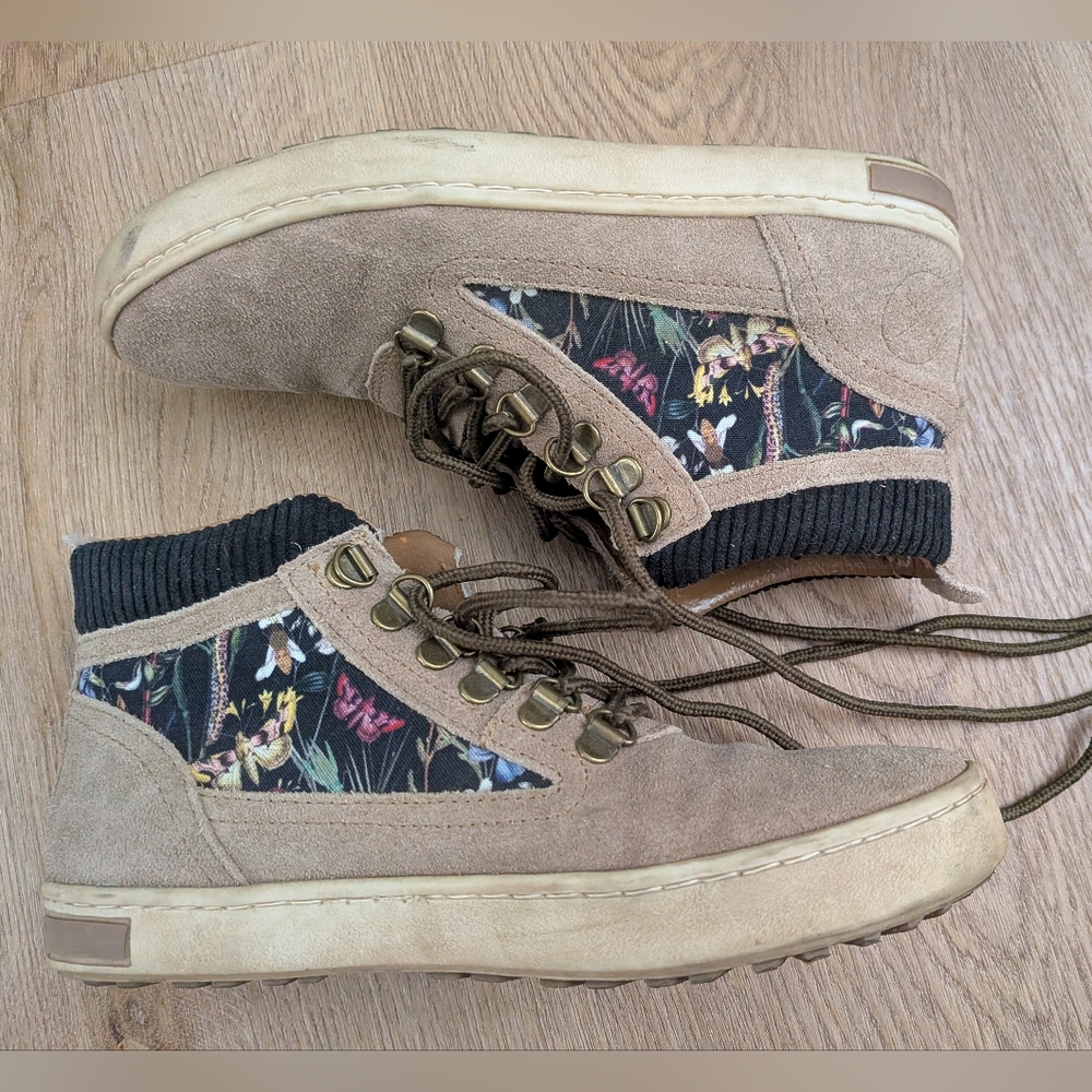 inkkas Tan Leather High-Top Sneakers with White Stamp